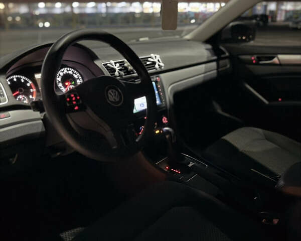 Серый Фольксваген Пассат, объемом двигателя 1.8 л и пробегом 145 тыс. км за 11500 $, фото 7 на Automoto.ua