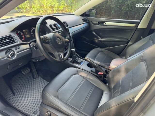 Серый Фольксваген Пассат, объемом двигателя 1.8 л и пробегом 245 тыс. км за 11390 $, фото 11 на Automoto.ua