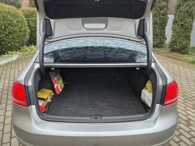 Сірий Фольксваген Пассат, об'ємом двигуна 2 л та пробігом 172 тис. км за 13200 $, фото 8 на Automoto.ua