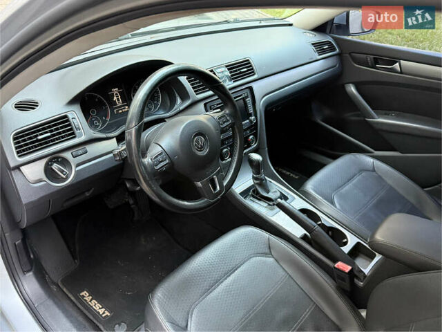 Сірий Фольксваген Пассат, об'ємом двигуна 2 л та пробігом 165 тис. км за 10500 $, фото 17 на Automoto.ua