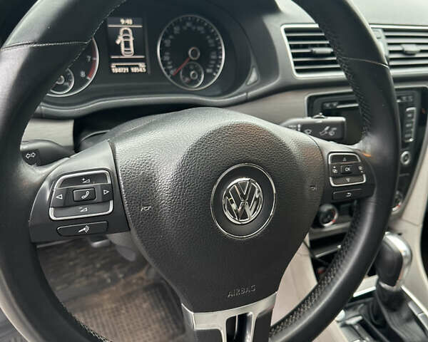 Серый Фольксваген Пассат, объемом двигателя 1.8 л и пробегом 185 тыс. км за 11300 $, фото 5 на Automoto.ua