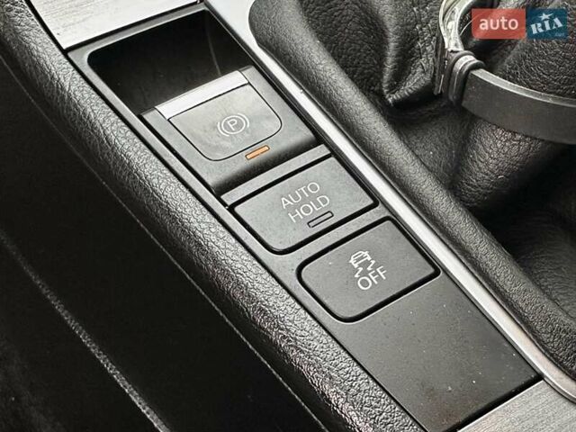 Сірий Фольксваген Пассат, об'ємом двигуна 1.6 л та пробігом 350 тис. км за 10999 $, фото 26 на Automoto.ua