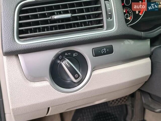 Сірий Фольксваген Пассат, об'ємом двигуна 1.8 л та пробігом 260 тис. км за 11490 $, фото 24 на Automoto.ua