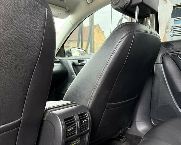 Серый Фольксваген Пассат, объемом двигателя 1.6 л и пробегом 217 тыс. км за 11999 $, фото 16 на Automoto.ua