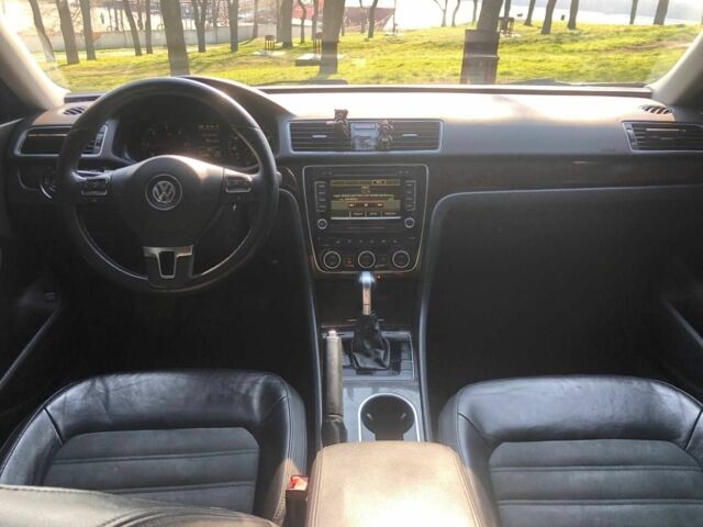 Сірий Фольксваген Пассат, об'ємом двигуна 2 л та пробігом 214 тис. км за 13200 $, фото 2 на Automoto.ua