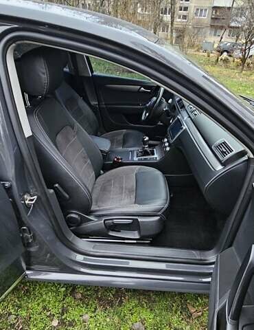 Сірий Фольксваген Пассат, об'ємом двигуна 1.6 л та пробігом 245 тис. км за 10300 $, фото 6 на Automoto.ua