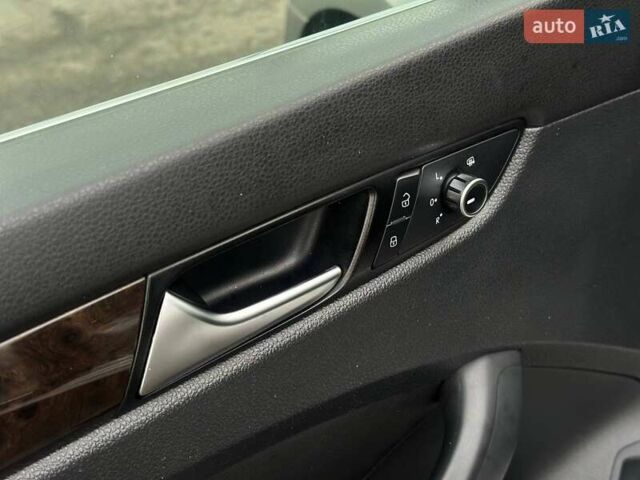 Серый Фольксваген Пассат, объемом двигателя 1.97 л и пробегом 217 тыс. км за 13000 $, фото 14 на Automoto.ua