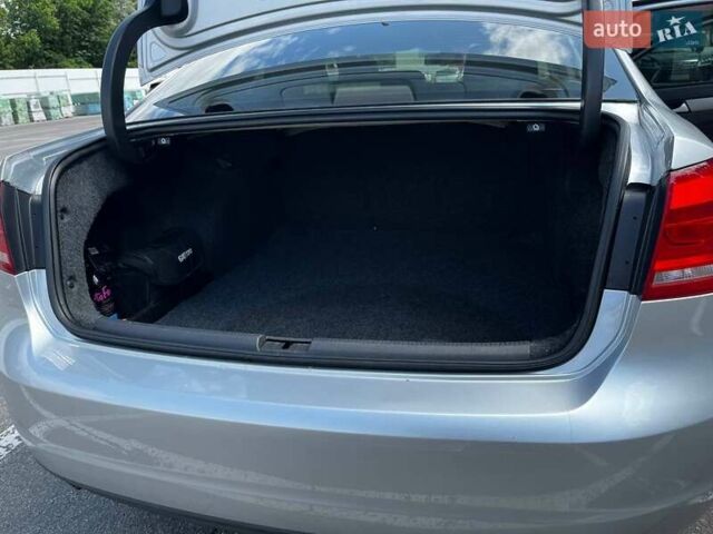 Серый Фольксваген Пассат, объемом двигателя 1.8 л и пробегом 199 тыс. км за 10950 $, фото 12 на Automoto.ua