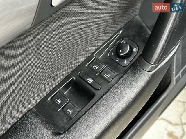 Сірий Фольксваген Пассат, об'ємом двигуна 1.6 л та пробігом 350 тис. км за 10999 $, фото 18 на Automoto.ua