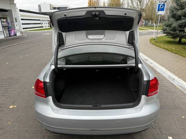 Серый Фольксваген Пассат, объемом двигателя 2 л и пробегом 110 тыс. км за 13200 $, фото 22 на Automoto.ua