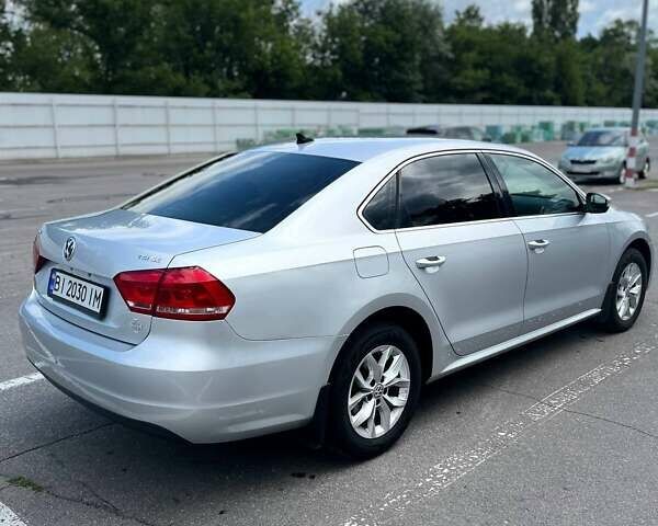 Серый Фольксваген Пассат, объемом двигателя 1.8 л и пробегом 199 тыс. км за 10950 $, фото 3 на Automoto.ua