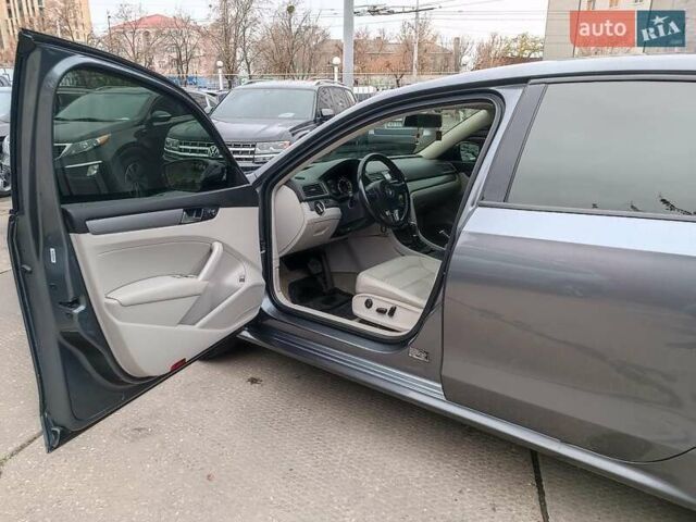 Сірий Фольксваген Пассат, об'ємом двигуна 1.8 л та пробігом 260 тис. км за 11490 $, фото 18 на Automoto.ua