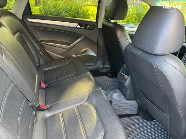 Серый Фольксваген Пассат, объемом двигателя 1.8 л и пробегом 245 тыс. км за 11390 $, фото 18 на Automoto.ua