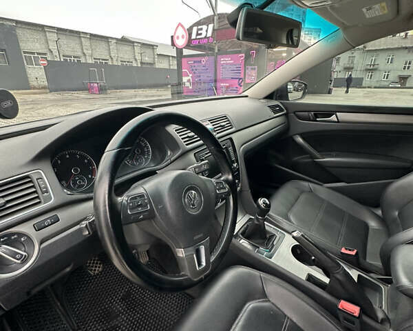 Серый Фольксваген Пассат, объемом двигателя 1.8 л и пробегом 225 тыс. км за 8600 $, фото 9 на Automoto.ua