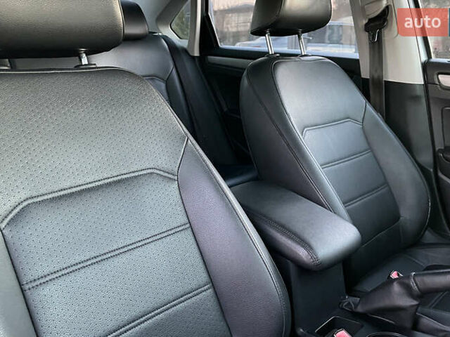 Серый Фольксваген Пассат, объемом двигателя 1.8 л и пробегом 212 тыс. км за 8900 $, фото 21 на Automoto.ua