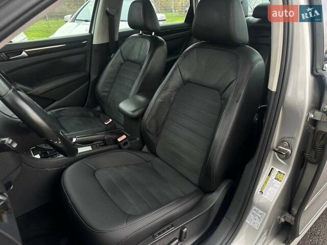 Серый Фольксваген Пассат, объемом двигателя 1.97 л и пробегом 217 тыс. км за 13000 $, фото 13 на Automoto.ua