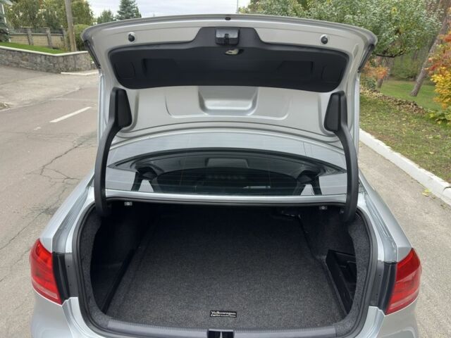 Серый Фольксваген Пассат, объемом двигателя 2 л и пробегом 180 тыс. км за 9900 $, фото 11 на Automoto.ua