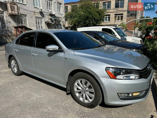 Серый Фольксваген Пассат, объемом двигателя 1.8 л и пробегом 150 тыс. км за 9000 $, фото 5 на Automoto.ua