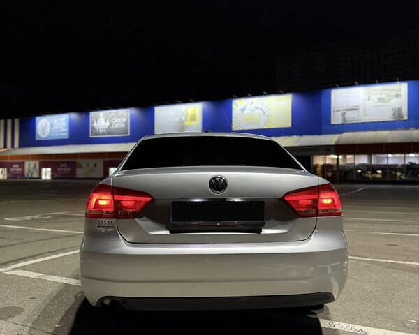 Серый Фольксваген Пассат, объемом двигателя 1.8 л и пробегом 145 тыс. км за 11500 $, фото 4 на Automoto.ua