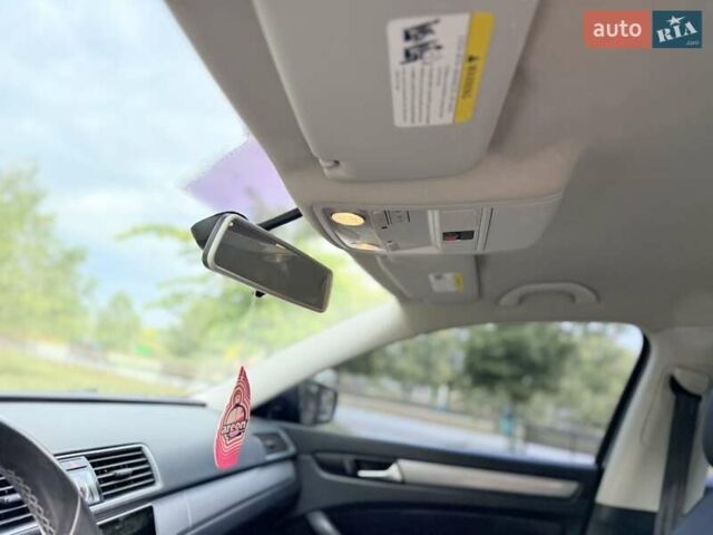 Серый Фольксваген Пассат, объемом двигателя 1.8 л и пробегом 180 тыс. км за 9600 $, фото 16 на Automoto.ua