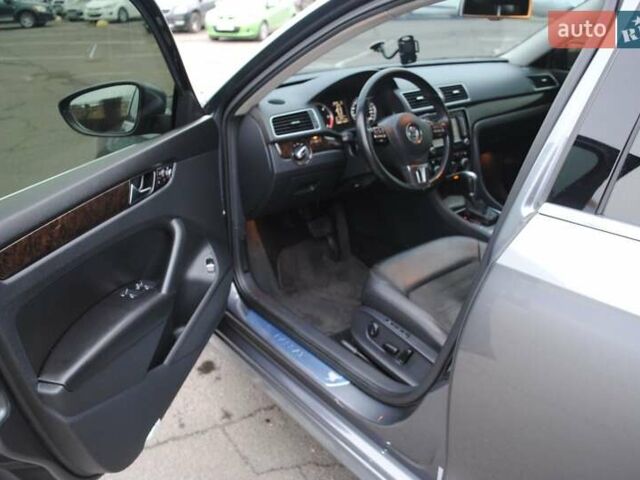 Сірий Фольксваген Пассат, об'ємом двигуна 1.97 л та пробігом 235 тис. км за 12999 $, фото 25 на Automoto.ua