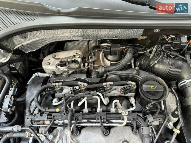 Сірий Фольксваген Пассат, об'ємом двигуна 2 л та пробігом 165 тис. км за 10500 $, фото 30 на Automoto.ua