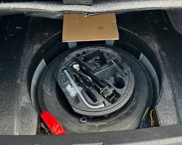 Серый Фольксваген Пассат, объемом двигателя 1.8 л и пробегом 199 тыс. км за 10950 $, фото 13 на Automoto.ua