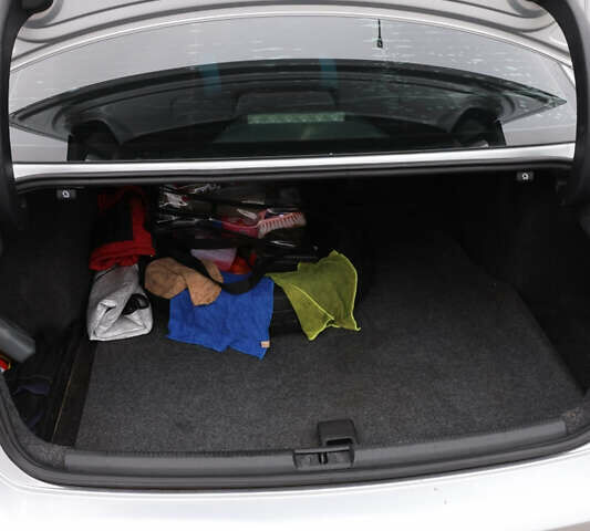 Серый Фольксваген Пассат, объемом двигателя 1.8 л и пробегом 206 тыс. км за 9999 $, фото 7 на Automoto.ua