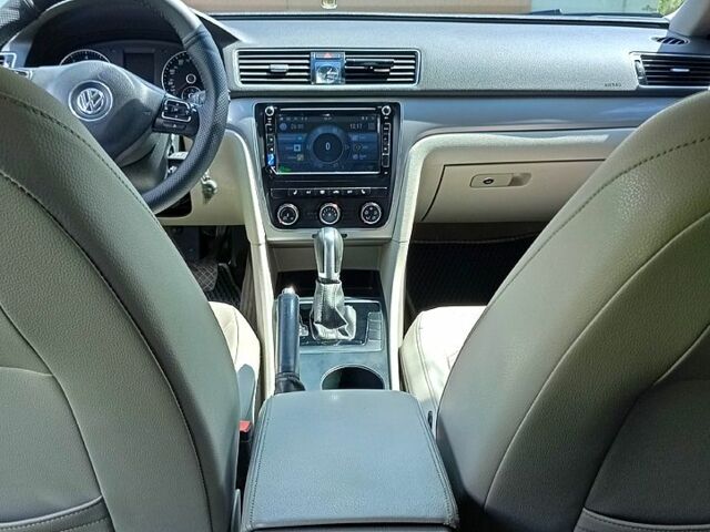 Серый Фольксваген Пассат, объемом двигателя 1.8 л и пробегом 213 тыс. км за 9800 $, фото 11 на Automoto.ua