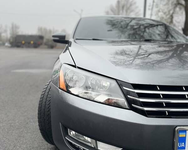 Сірий Фольксваген Пассат, об'ємом двигуна 2 л та пробігом 131 тис. км за 12300 $, фото 5 на Automoto.ua