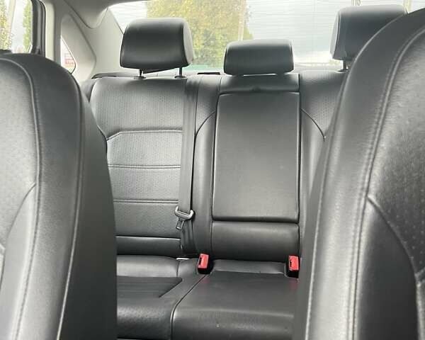 Серый Фольксваген Пассат, объемом двигателя 1.8 л и пробегом 180 тыс. км за 11700 $, фото 13 на Automoto.ua