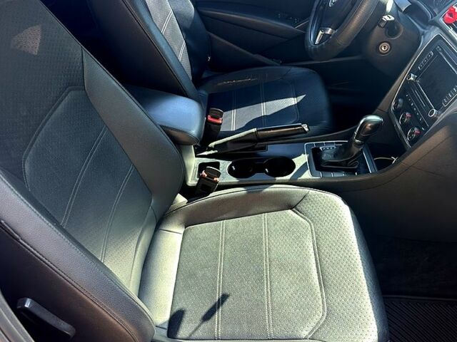 Сірий Фольксваген Пассат, об'ємом двигуна 1.8 л та пробігом 226 тис. км за 9000 $, фото 9 на Automoto.ua