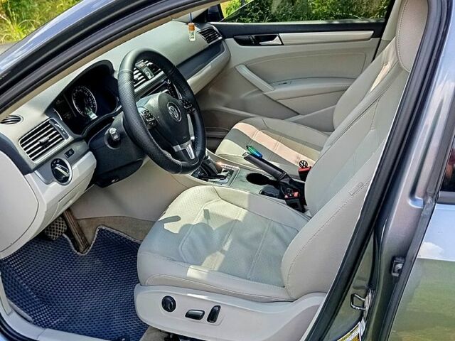 Серый Фольксваген Пассат, объемом двигателя 1.8 л и пробегом 213 тыс. км за 9800 $, фото 10 на Automoto.ua