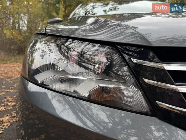 Серый Фольксваген Пассат, объемом двигателя 1.8 л и пробегом 197 тыс. км за 10499 $, фото 15 на Automoto.ua