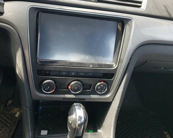 Серый Фольксваген Пассат, объемом двигателя 1.8 л и пробегом 146 тыс. км за 9800 $, фото 44 на Automoto.ua