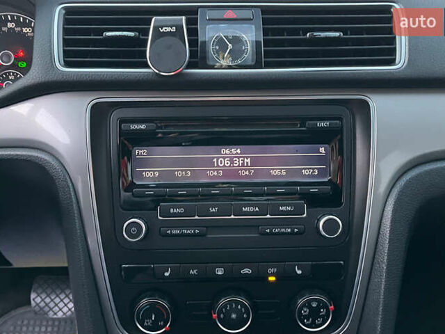 Серый Фольксваген Пассат, объемом двигателя 1.8 л и пробегом 212 тыс. км за 8900 $, фото 12 на Automoto.ua