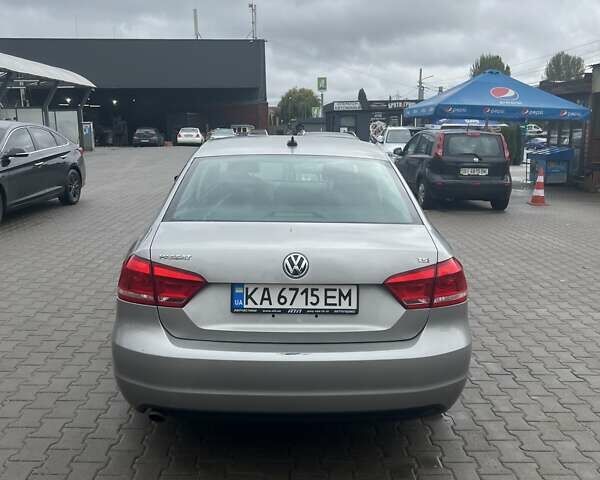 Серый Фольксваген Пассат, объемом двигателя 1.8 л и пробегом 180 тыс. км за 11700 $, фото 4 на Automoto.ua