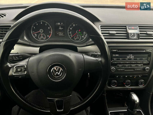 Серый Фольксваген Пассат, объемом двигателя 1.8 л и пробегом 160 тыс. км за 9500 $, фото 10 на Automoto.ua