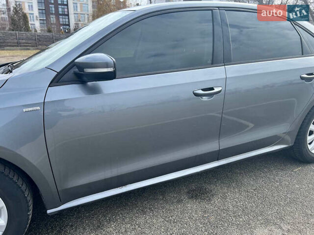 Серый Фольксваген Пассат, объемом двигателя 1.8 л и пробегом 160 тыс. км за 9500 $, фото 7 на Automoto.ua