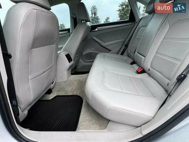 Серый Фольксваген Пассат, объемом двигателя 2 л и пробегом 156 тыс. км за 2000 $, фото 19 на Automoto.ua