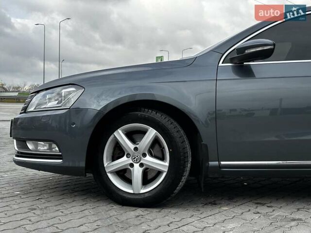 Сірий Фольксваген Пассат, об'ємом двигуна 1.6 л та пробігом 350 тис. км за 10999 $, фото 5 на Automoto.ua