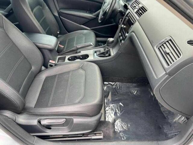 Серый Фольксваген Пассат, объемом двигателя 2.5 л и пробегом 88 тыс. км за 5600 $, фото 10 на Automoto.ua