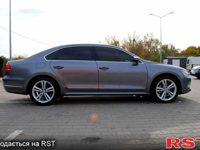 Серый Фольксваген Пассат, объемом двигателя 2 л и пробегом 235 тыс. км за 13700 $, фото 2 на Automoto.ua