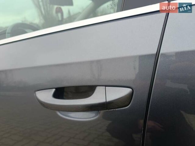 Сірий Фольксваген Пассат, об'ємом двигуна 1.97 л та пробігом 190 тис. км за 12000 $, фото 22 на Automoto.ua