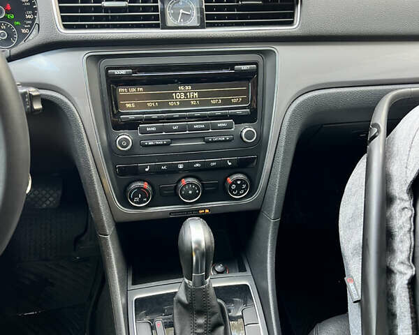 Сірий Фольксваген Пассат, об'ємом двигуна 1.8 л та пробігом 173 тис. км за 9200 $, фото 10 на Automoto.ua