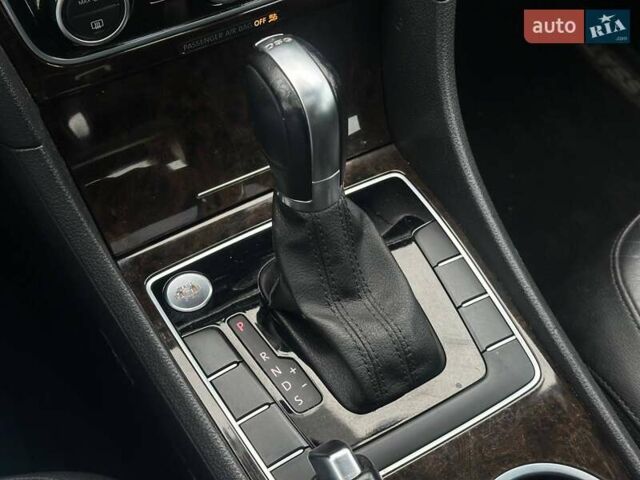 Серый Фольксваген Пассат, объемом двигателя 1.97 л и пробегом 217 тыс. км за 13000 $, фото 22 на Automoto.ua