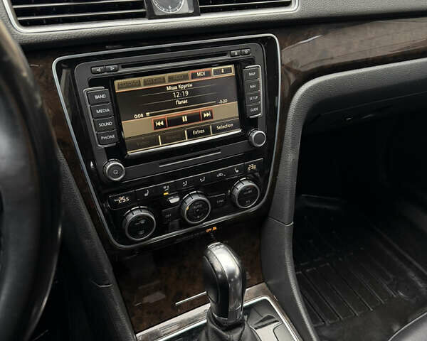 Серый Фольксваген Пассат, объемом двигателя 1.97 л и пробегом 186 тыс. км за 12500 $, фото 13 на Automoto.ua