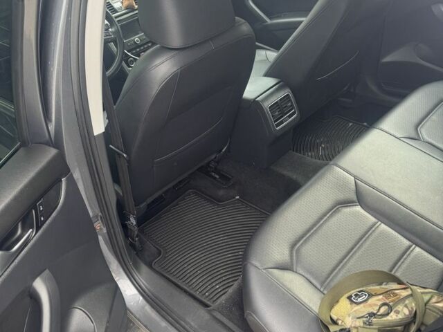 Серый Фольксваген Пассат, объемом двигателя 2 л и пробегом 156 тыс. км за 10500 $, фото 6 на Automoto.ua