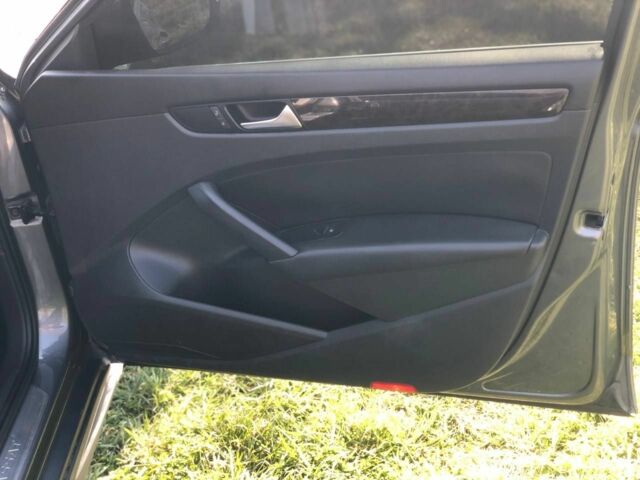 Сірий Фольксваген Пассат, об'ємом двигуна 2 л та пробігом 214 тис. км за 13200 $, фото 4 на Automoto.ua