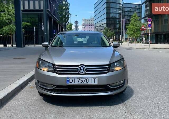 Сірий Фольксваген Пассат, об'ємом двигуна 1.8 л та пробігом 128 тис. км за 11700 $, фото 4 на Automoto.ua